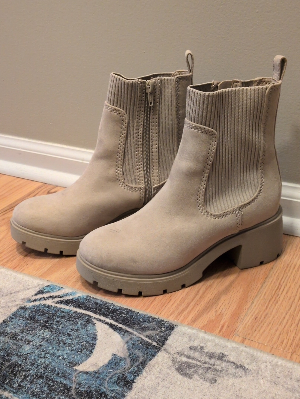 Women’s Beige Suede Chunky Heel Chelsea Boot